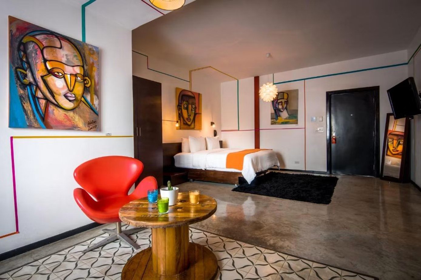 Habitación By Color by Pabliu en Tántalo Hotel